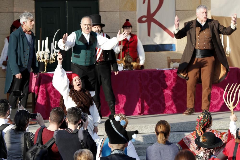 La Reconquista 2019 queda inaugurada con la representación de la destitución del alcalde afrancesado Vázquez Varela en la Praza do Berbés.