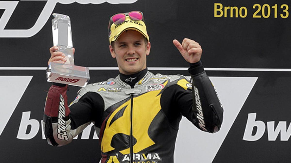 Mika Kallio, vencedor del GP de la República Checa de Moto2, celebra su triunfo en el podio