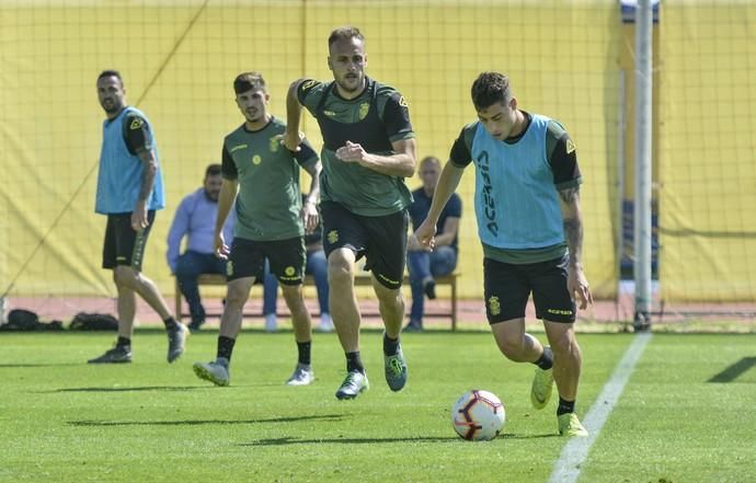 TELDE. Entrenamiento de la UDLP  | 02/04/2019 | Fotógrafo: José Pérez Curbelo