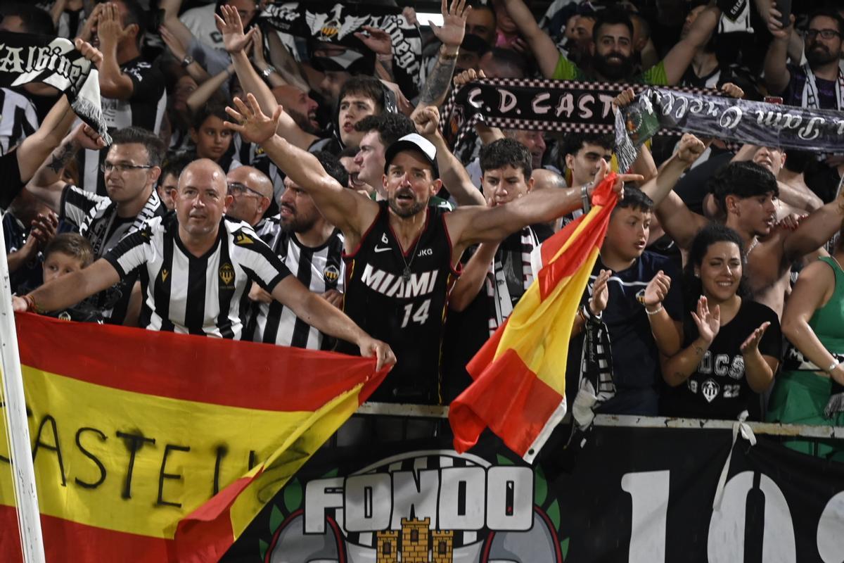 Galería | Castalia celebra el triunfo del Castellón en un partido que siempre será recordado Galería | Castalia celebra el triunfo del Castellón en un partido que siempre será recordado