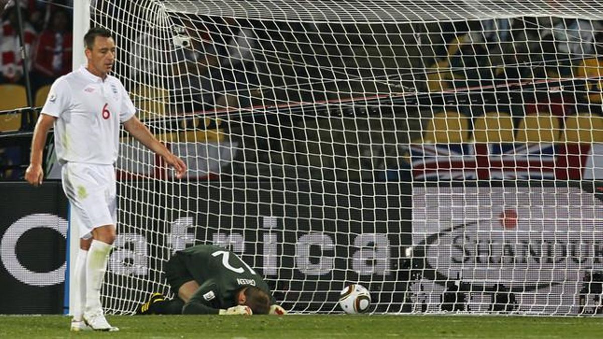 El porter anglès Robert Green lamenta l’error que va suposar l’empat contra els Estats Units.