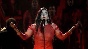 GRAF780. SEVILLA, 02/02/2019.- La cantante Rosalía durante su actuación en los Premios Goya 2019, gala que se celebra hoy en el Palacio de Exposiciones y Congresos de Sevilla. EFE/BALLESTEROS