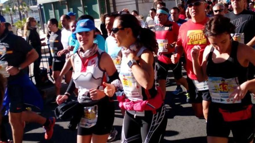 Cortés y María López ganan el Cross Urbano de la Artillería en Cartagena