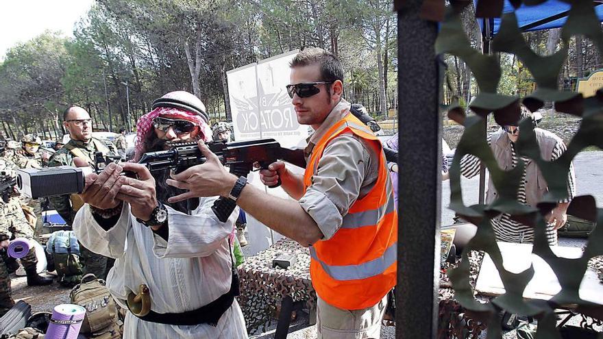 Control de las armas antes de iniciar la partida.