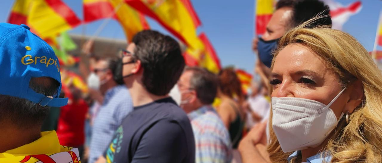 Teresa Mallada, presidenta del PP asturiano, durante la protesta de Colón