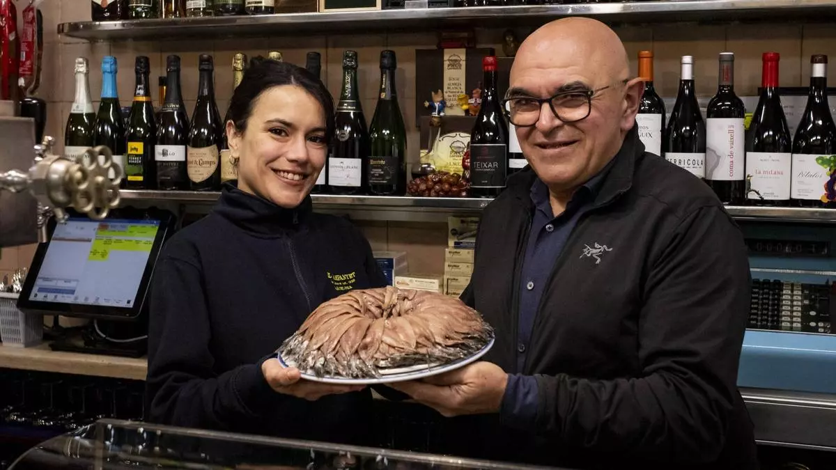 El Xampanyet: camino de los 100 años el restaurante que exalta la anchoa y la burbuja