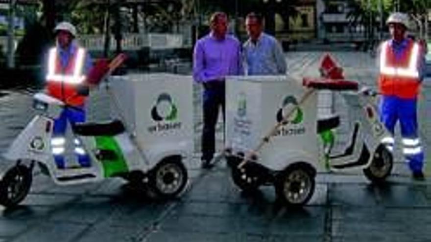 Villanueva refuerza el servicio de limpieza con dos vehículos nuevos
