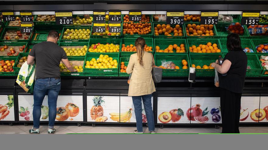 Los supermercados y el gran consumo operan con &quot;normalidad&quot; un día después del apagón