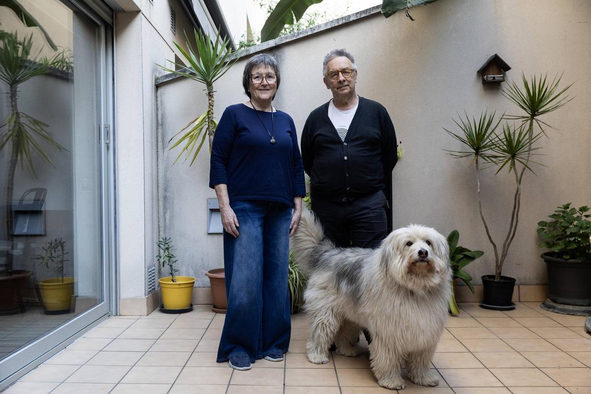 Marta y Lluìs, actualmente jubilados, viajan una o dos veces al año junto a su perro, algo que el intercambio de casas les permite hacer.