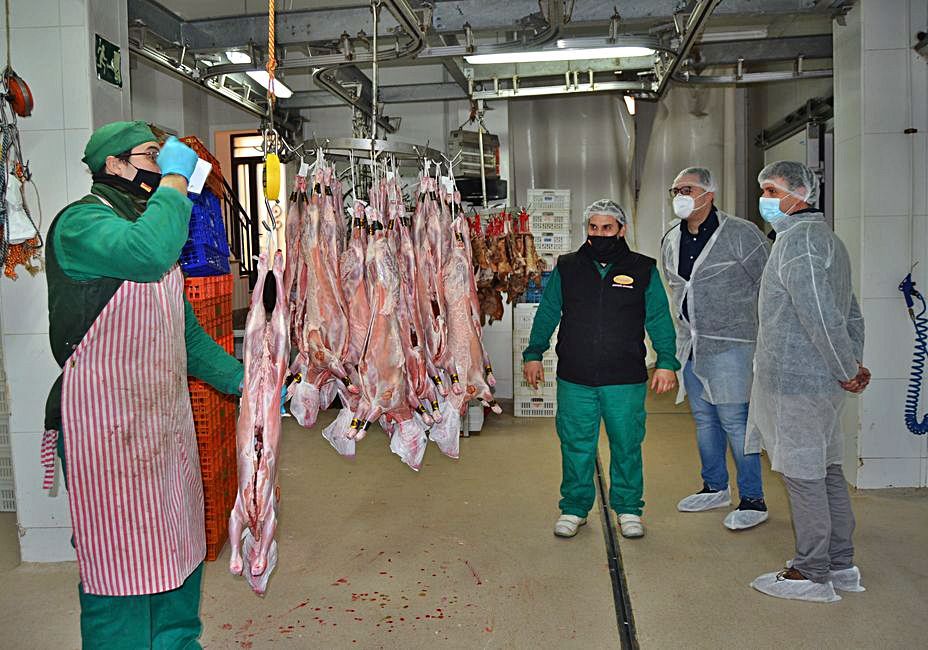 Visita de Prada Saavedra a las instalaciones de Cárnicas Pascualín. | A. S.