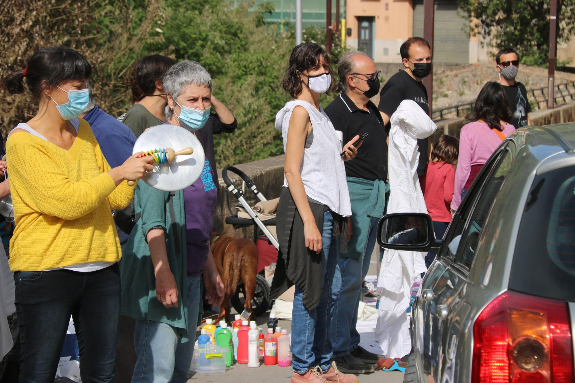 Protesta dels veïns del barri de Sant Daniel que reclamen un pla de mobilitat per viure «amb seguretat»