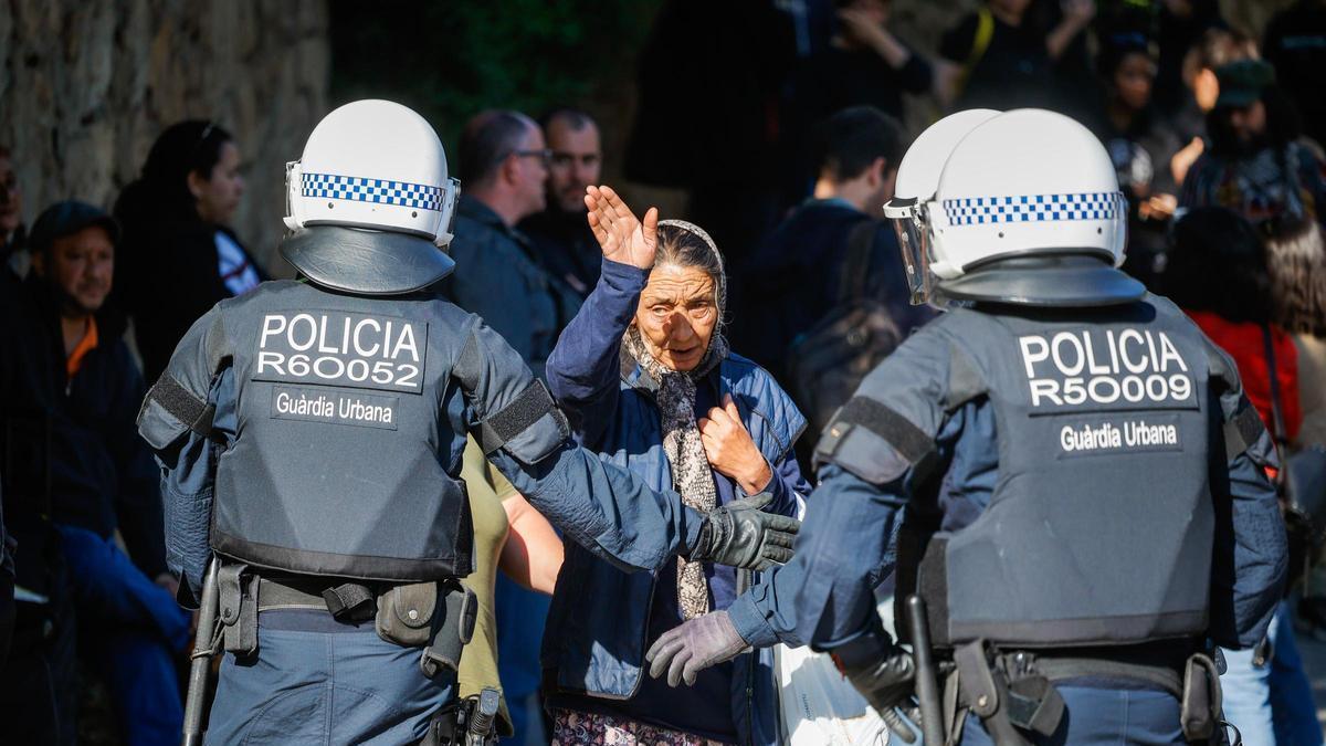 Desalojado el asentamiento de chabolas del barrio de Vallcarca de Barcelona