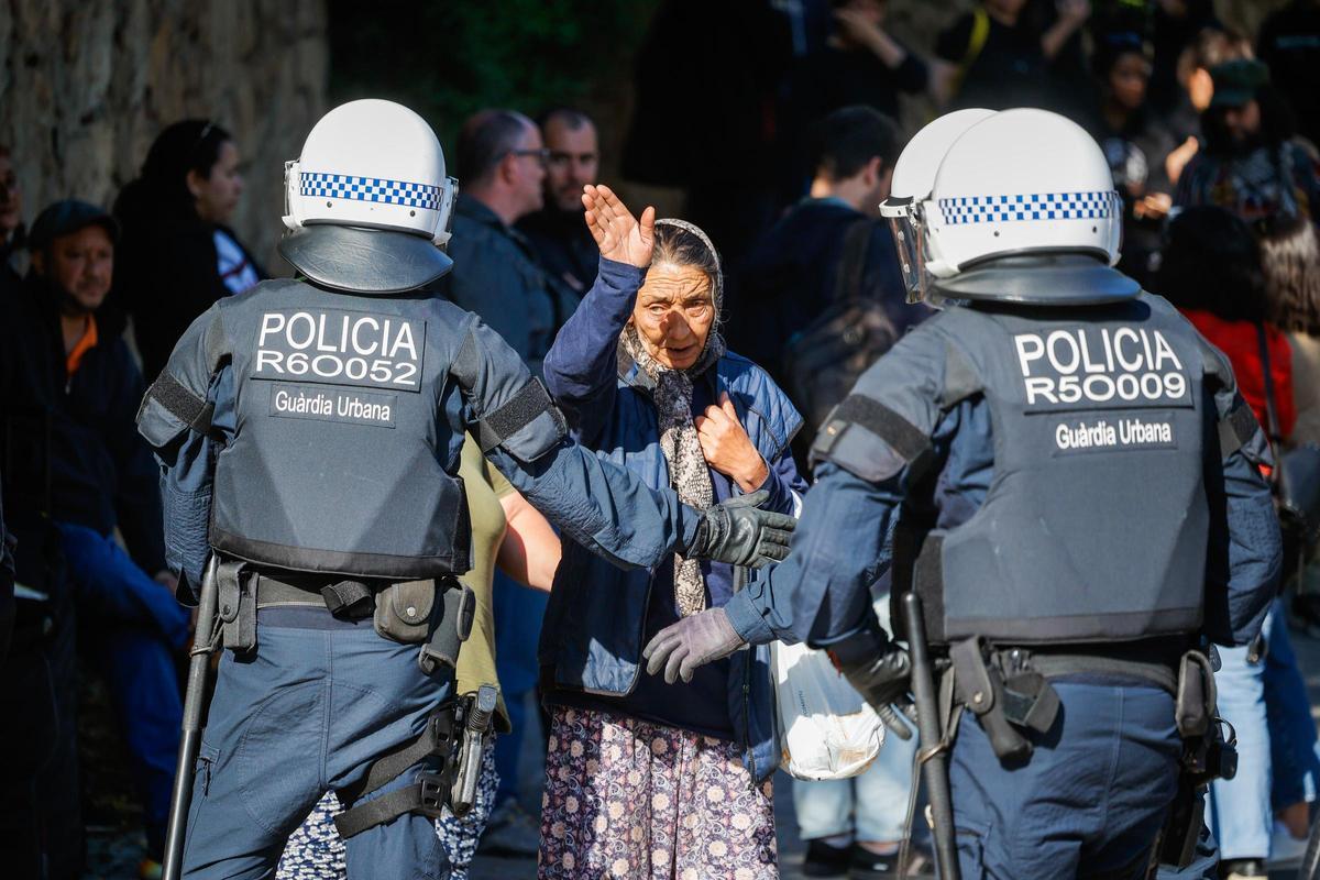 Desalojado el asentamiento de chabolas del barrio de Vallcarca de Barcelona