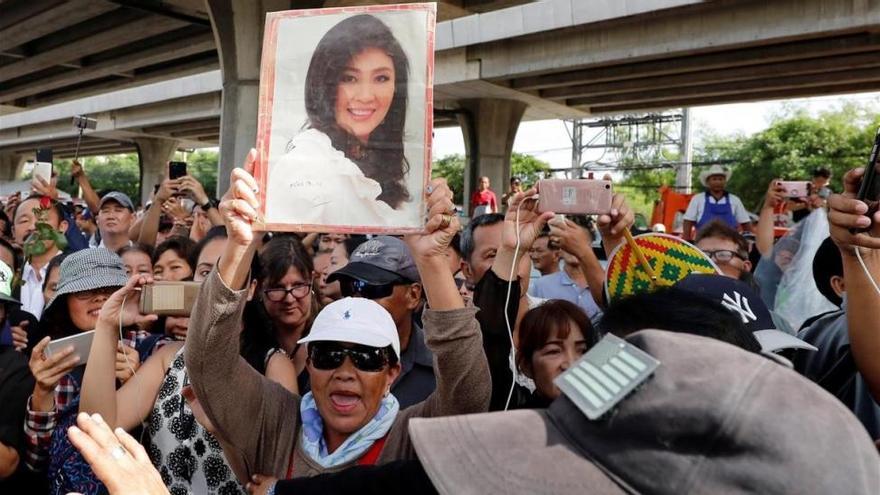 La exprimera ministra de Tailandia Yingluck Shinawatra huye del país para escapar a la justicia