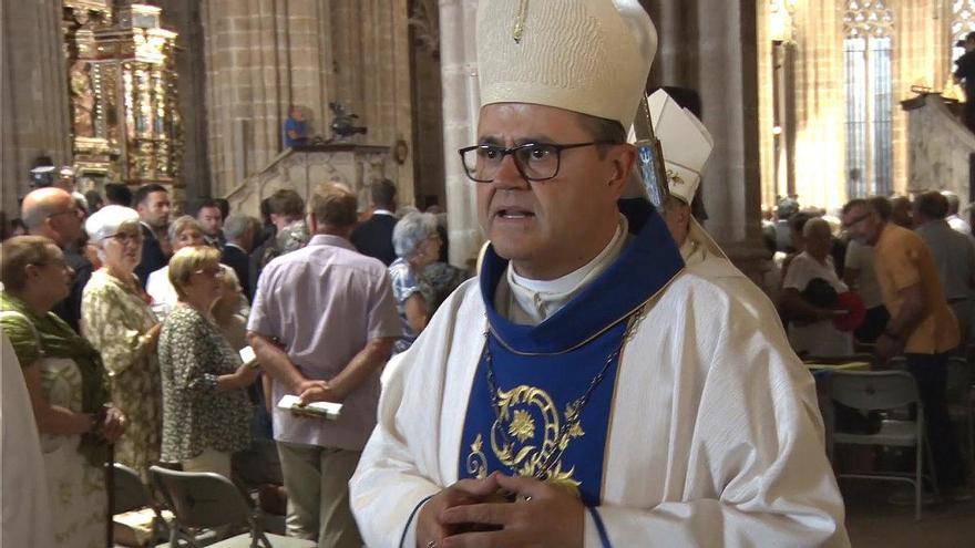 Unas 1.000 personas asisten a la toma de posesión de Sergi Gordo como obispo de Tortosa