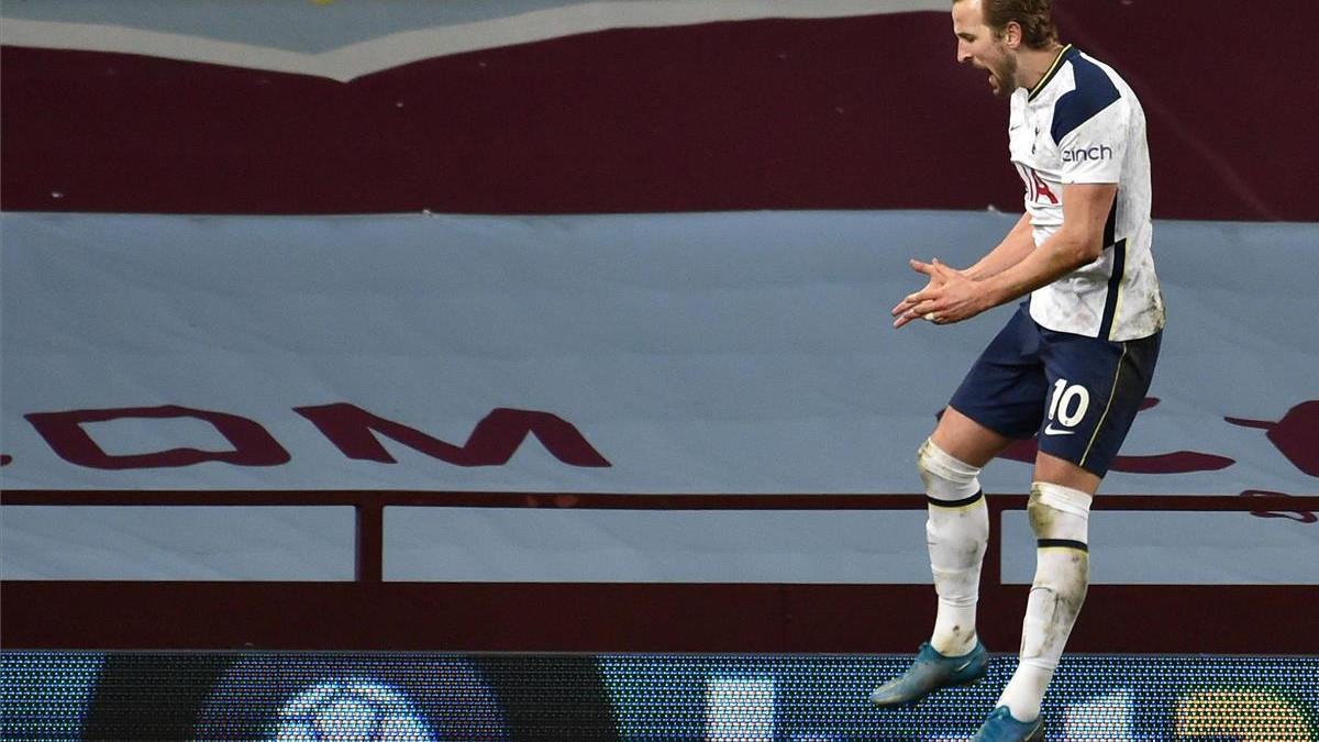 Harry Kane celebra un gol ante el Aston Vila