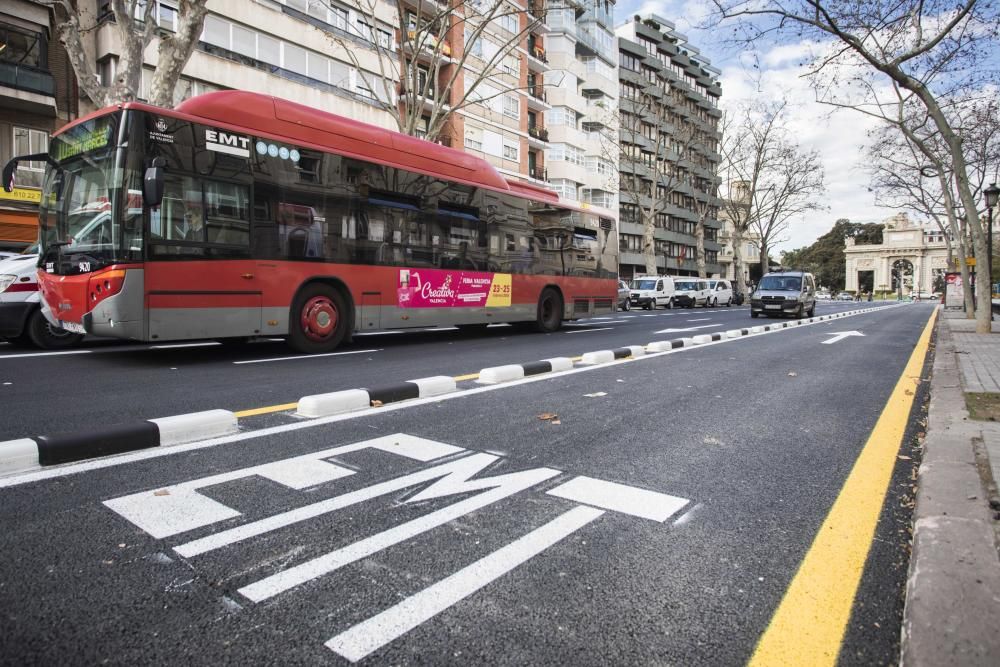 La avenida de Navarro Reverter ya tiene carril bus en ambos extremos de la calzada