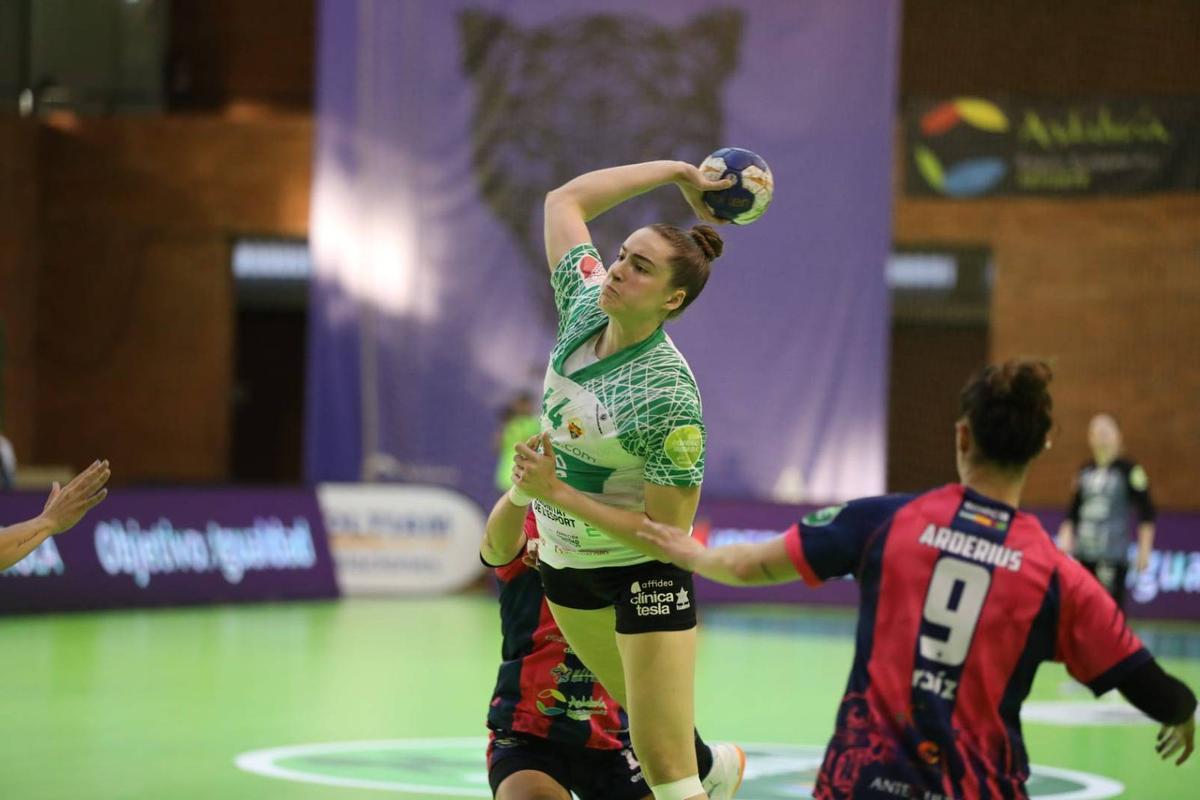 El Atticgo Elche da otro golpe sobre la mesa en la Liga Guerreras Iberdrola