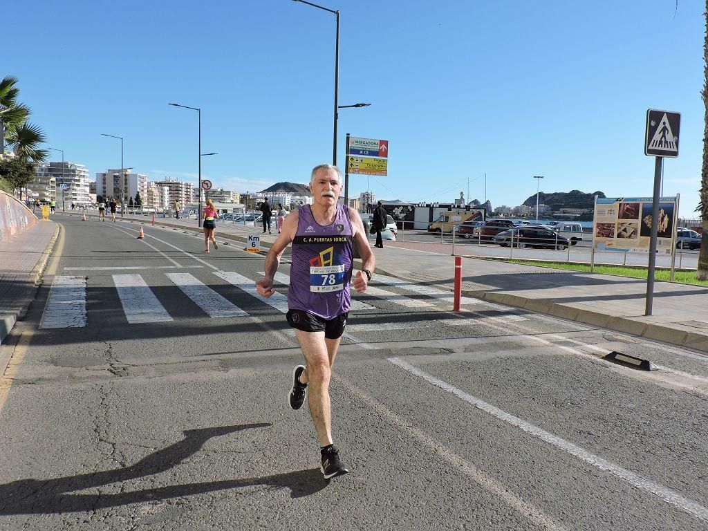 Estos todas las imágenes de la Media Maratón de Águilas