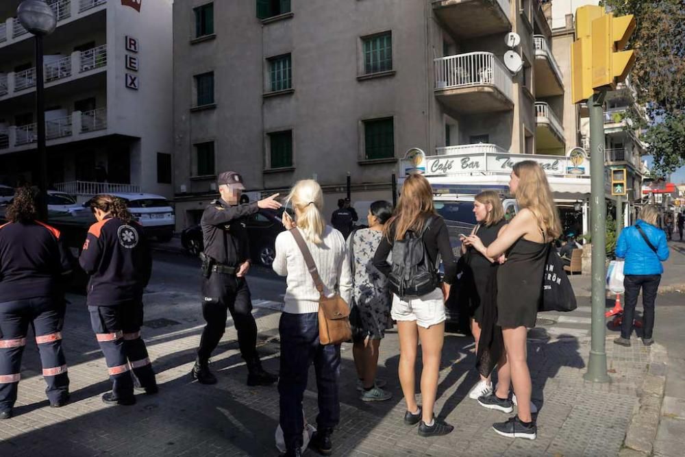 Un hombre se suicida en Palma provocando una nube tóxica que afecta a tres policías