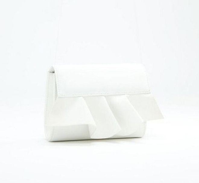 Clutch de invitada con volante