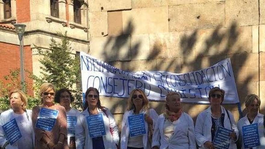 Una protesta de médicos en la comunidad.