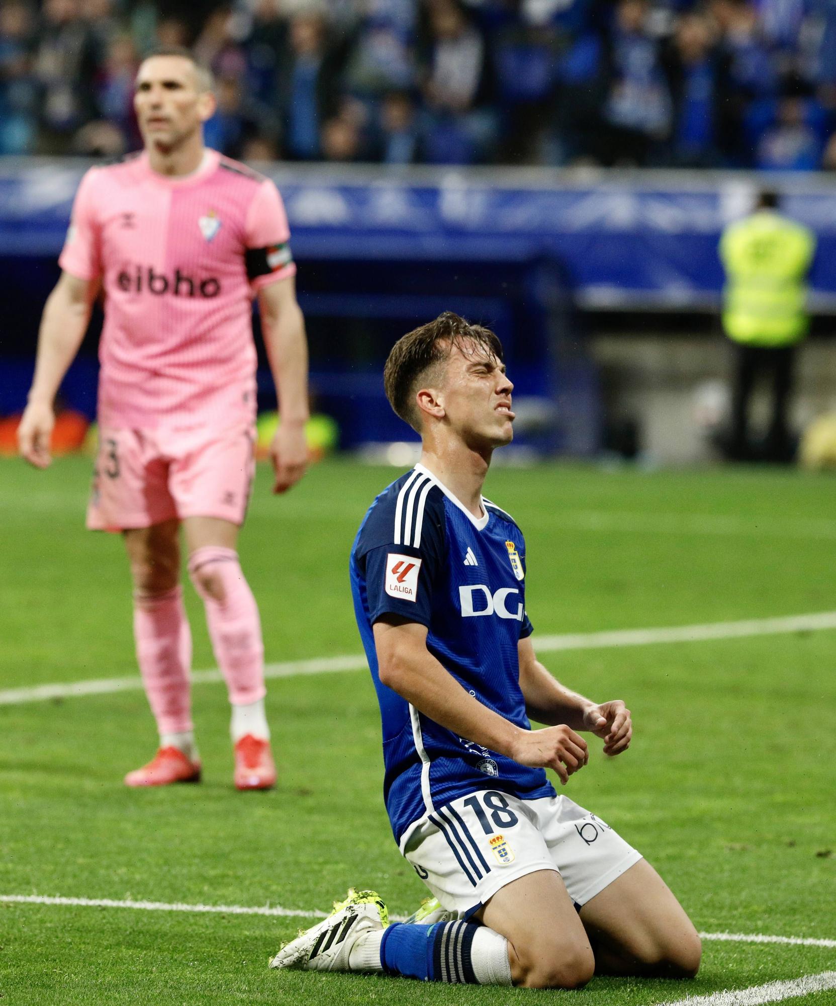 EN IMÁGENES: La vibrante ida del play-off entre Oviedo y Eibar
