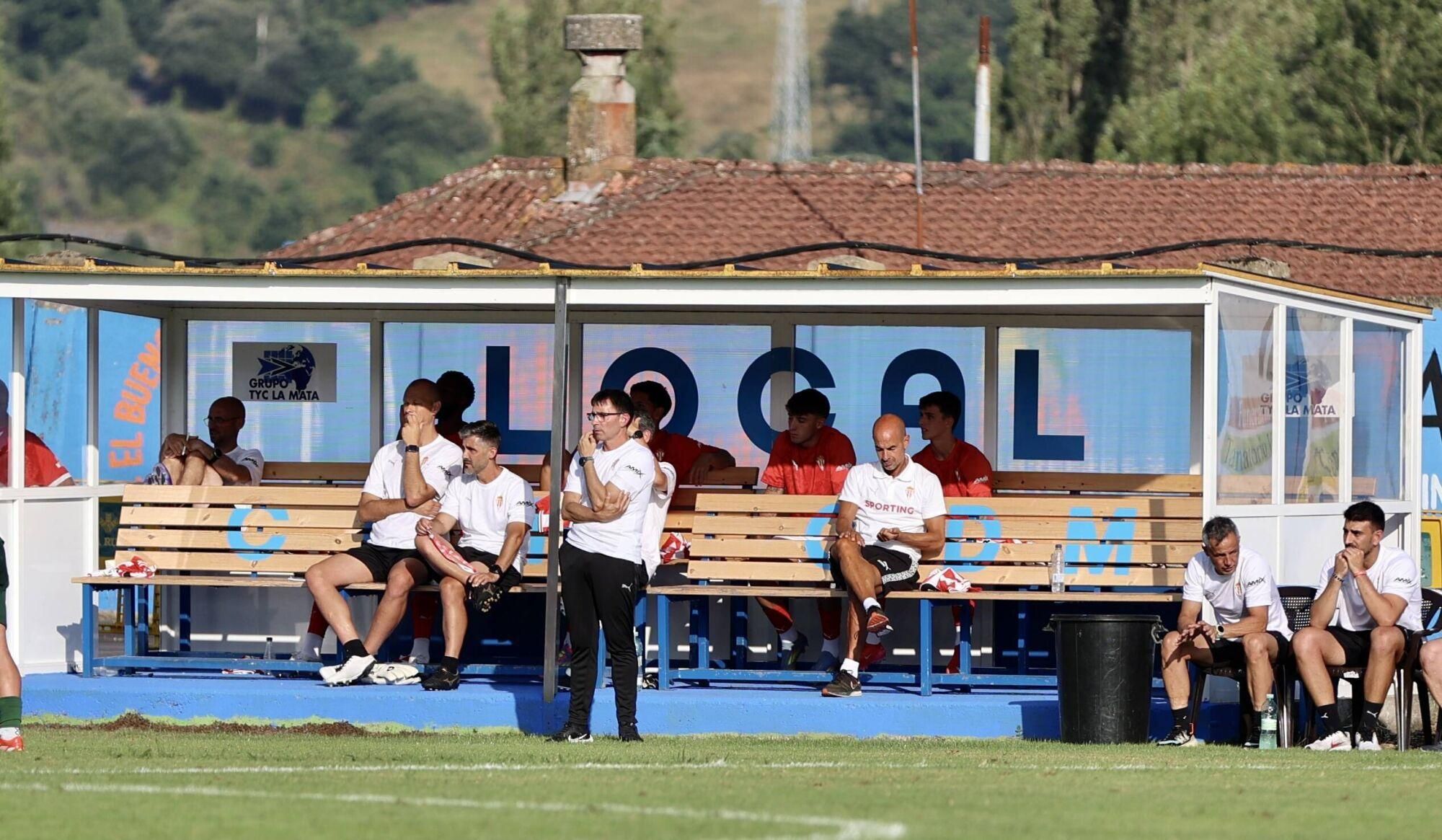 EN IMÁGENES: Amistoso de pretemporada en Grado entre Sporting y Racing de Santander