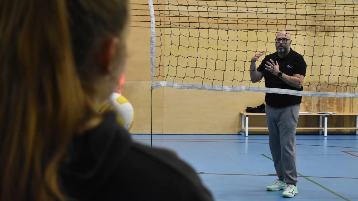 La FCVb reforça la protecció dels menors amb nova formació per a entrenadors i àrbitres