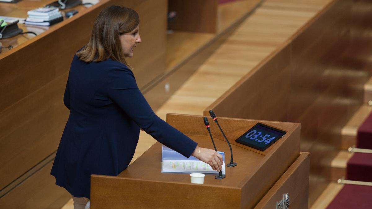 María José Catalá en las Corts.