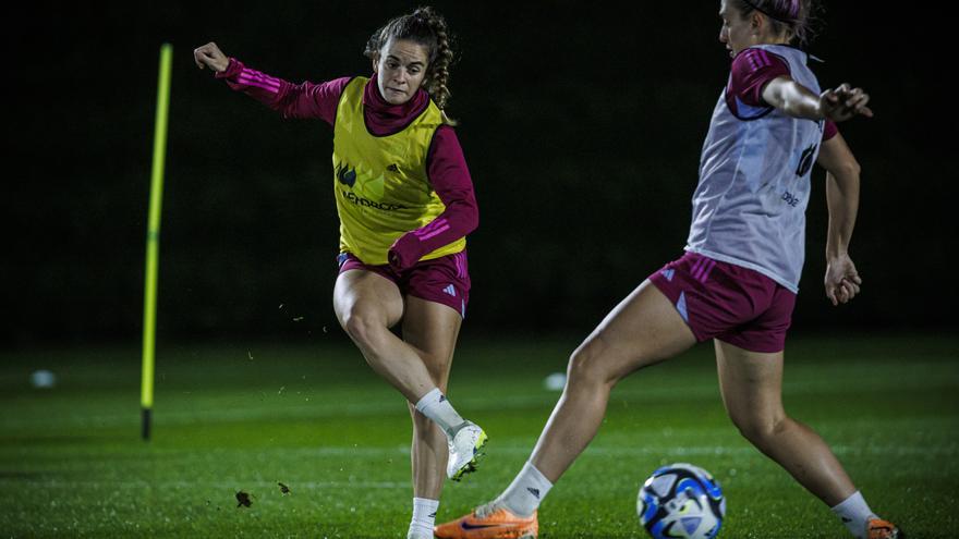 Intensa sesión de entrenamiento de La Roja posterior al batacazo de Japón