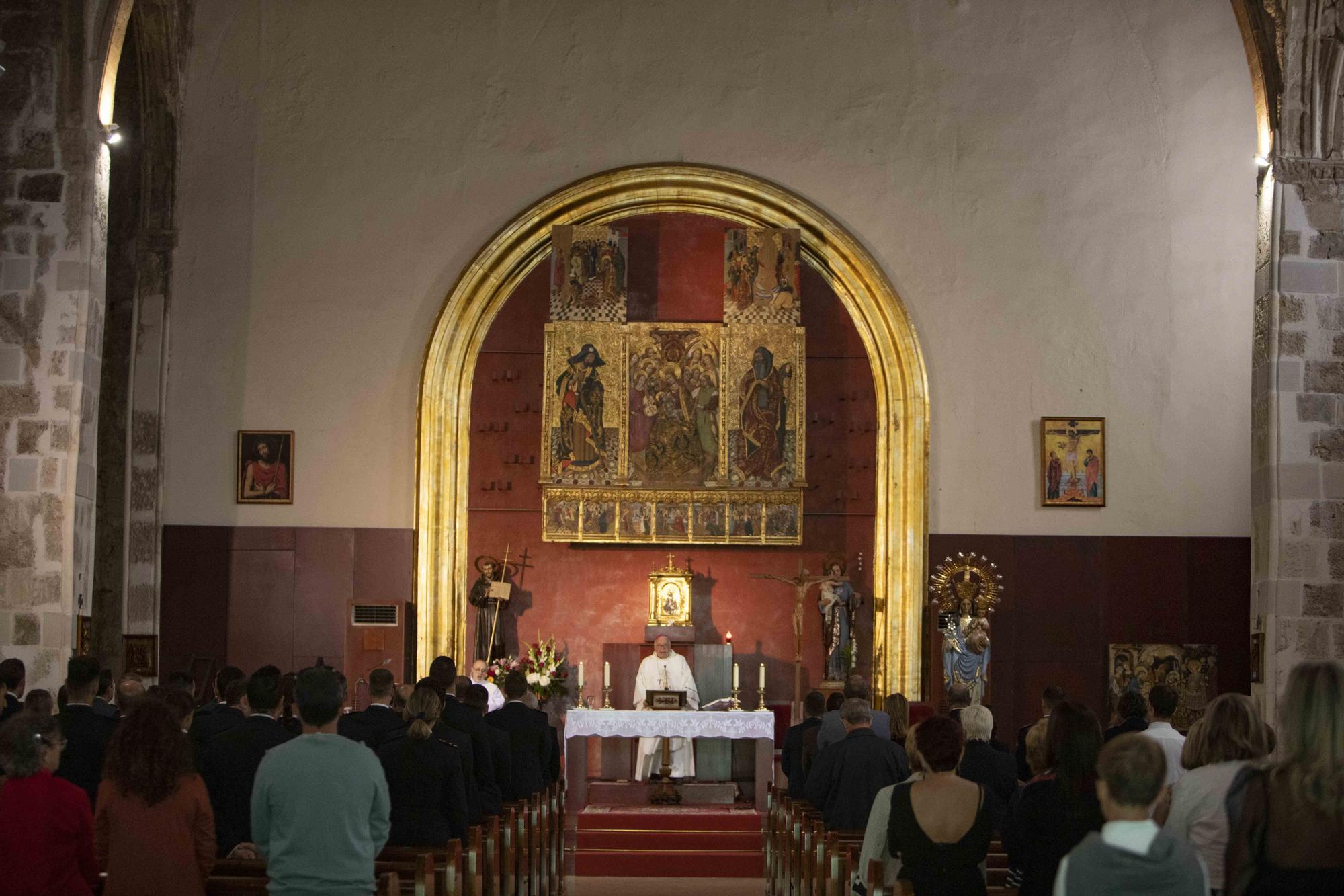 La Policía Nacional celebra en Xàtiva el acto tradicional de los santos custodios