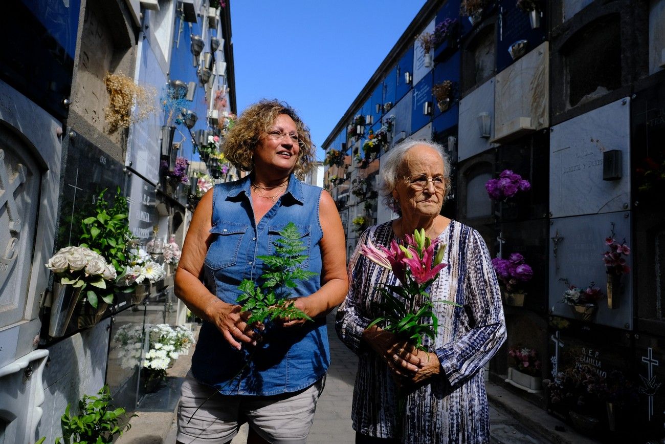El cementerio de Vegueta, en la víspera del Día de Difuntos