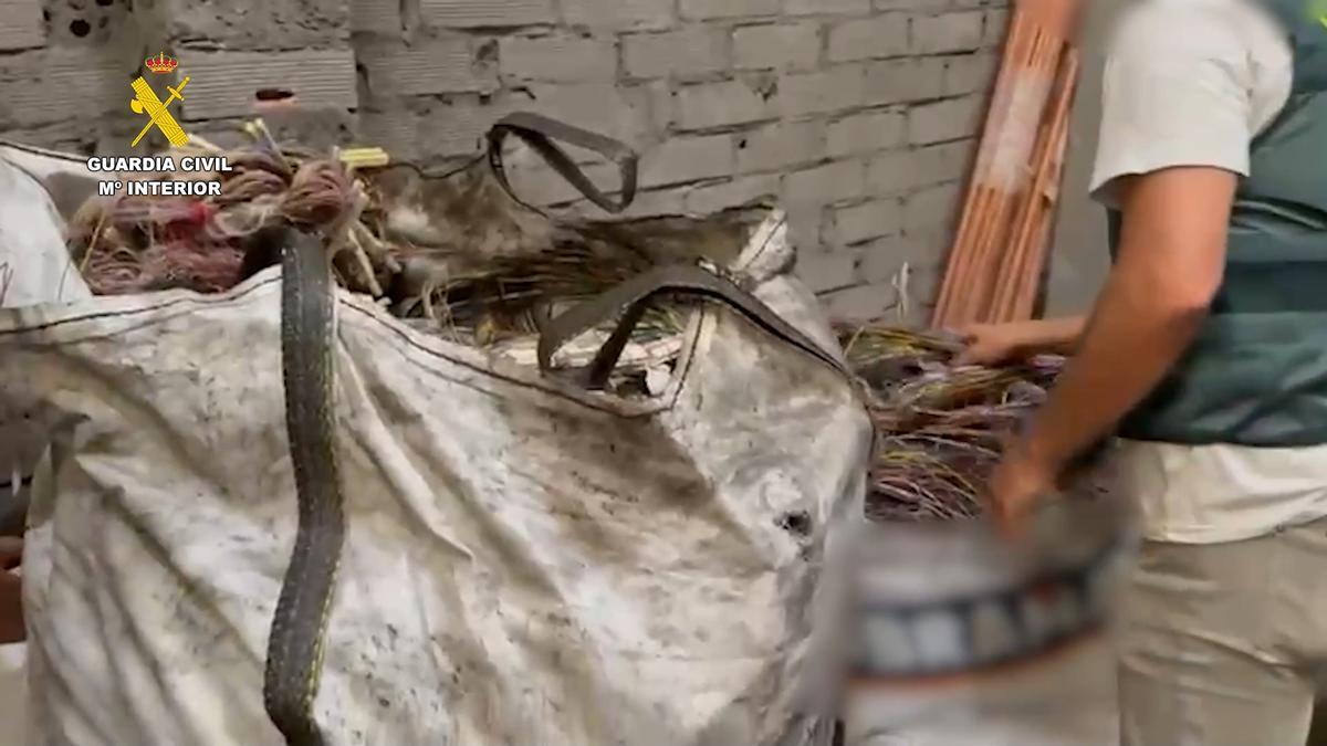 Detenidos en Almussafes por robar 13 toneladas de cobre