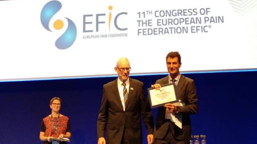 Un médico canario logra el premio al mejor examen europeo de tratamiento de dolor