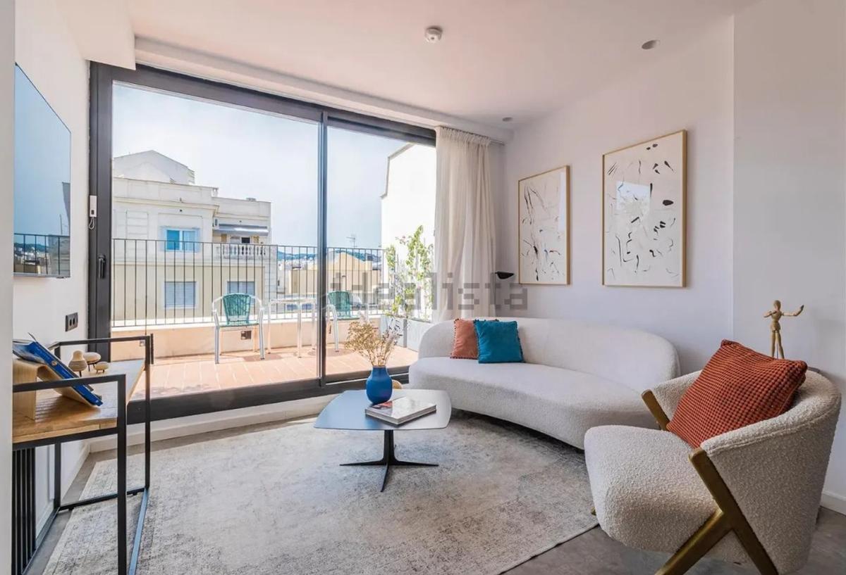 Ático de 1 habitación en Consell de Cent, en una nueva finca totalmente rehabilitada, por 665.000 euros.
