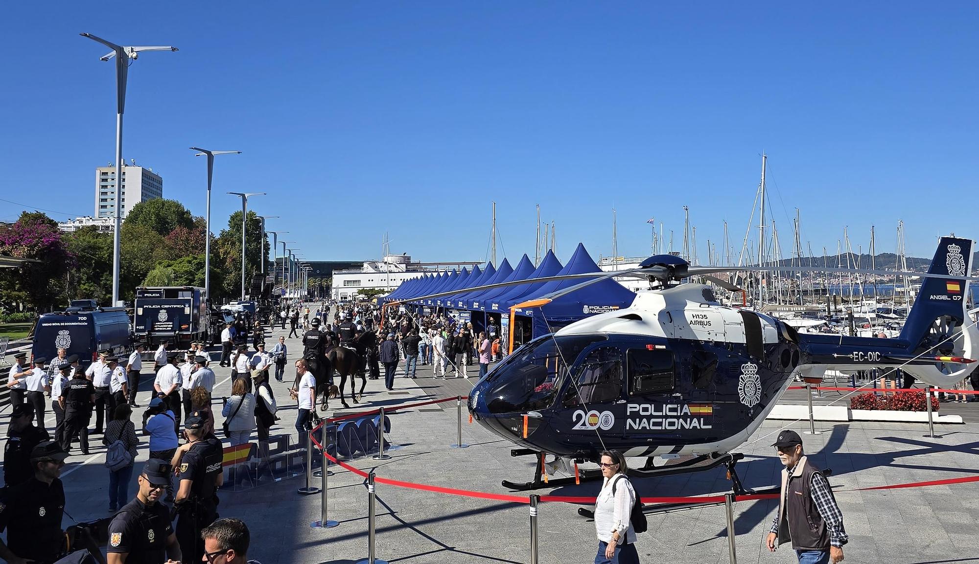Vigo inaugura con la "Exposición de Medios" las celebraciones del Día de la Policía Nacional