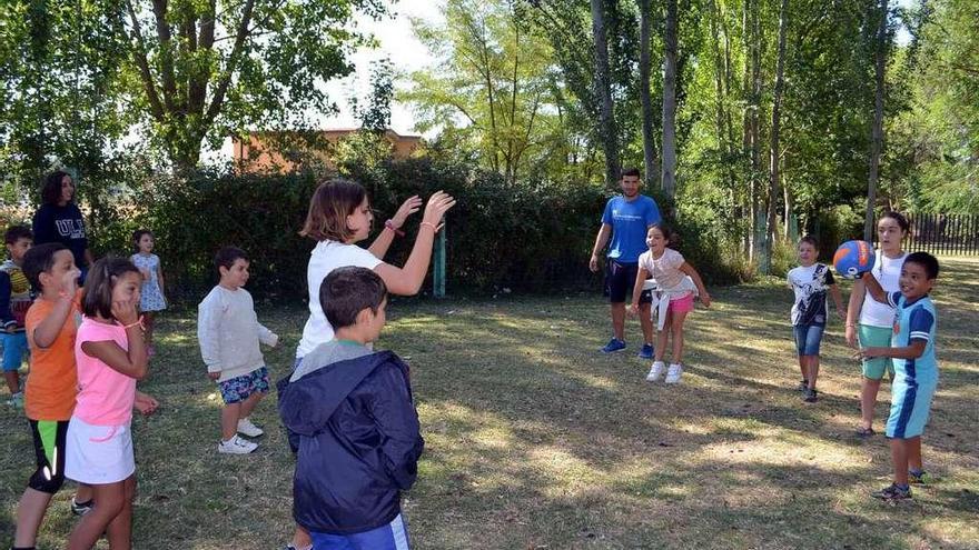 Participantes en uno de los campamentos urbanos del pasado año.