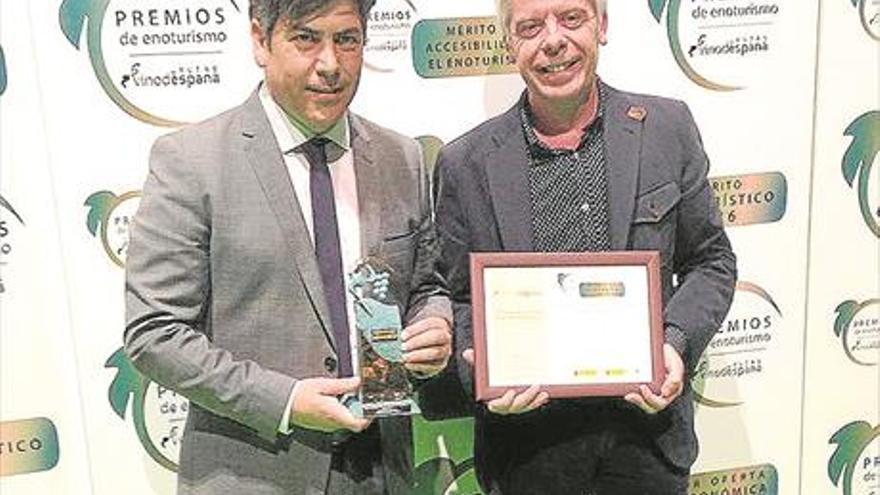 Bodegas Robles recibe uno de los premios de enoturismo «Rutas del Vino de España»