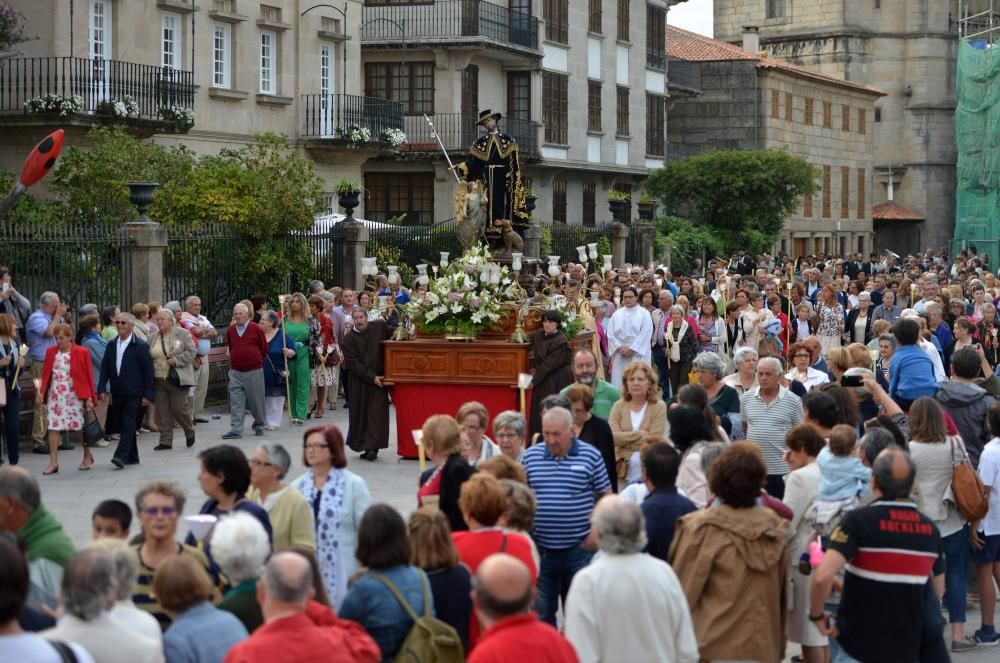 San Roque mueve a cientos de fieles en Pontevedra