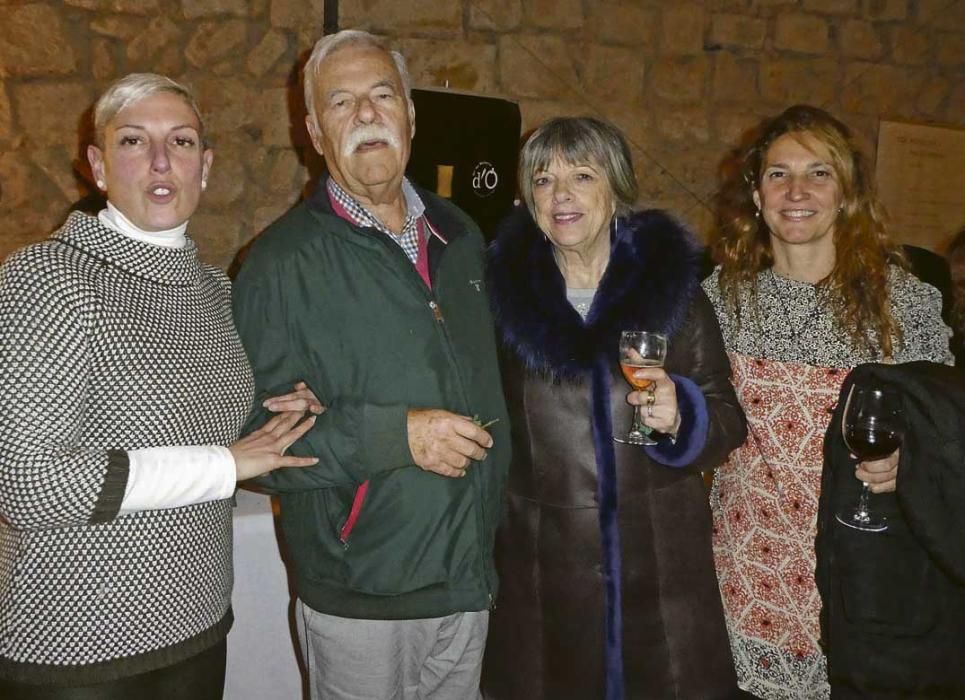 Brindis, vida social: retales de piel, tradición y mimos