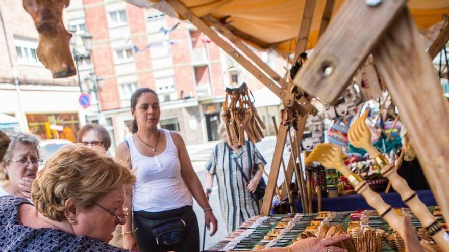 Teatinos en fiestas: del mercado medieval a los bomberos del futuro