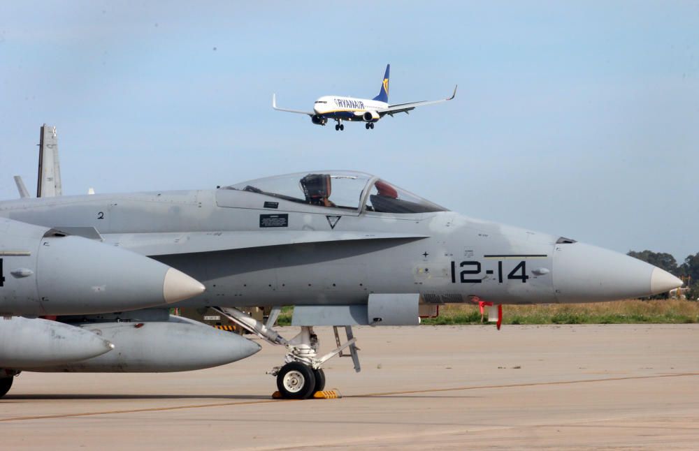 Los mejores pilotos de combate se reúnen en Málaga para mejorar sus habilidades y entrenarse al mando de los F-18