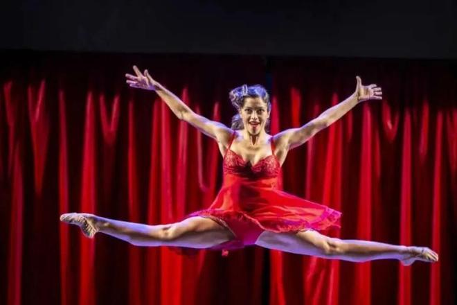 La compañía de Enric Gasa Valga estrena en el Teatre Victòria 'El gran Gatsby', un ballet inspirado en el clásico de Scott Fitzgerald