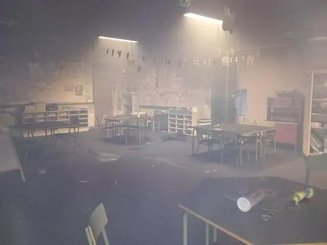 Un incendio afecta a tres aulas del colegio Los Geranios, en Arrecife