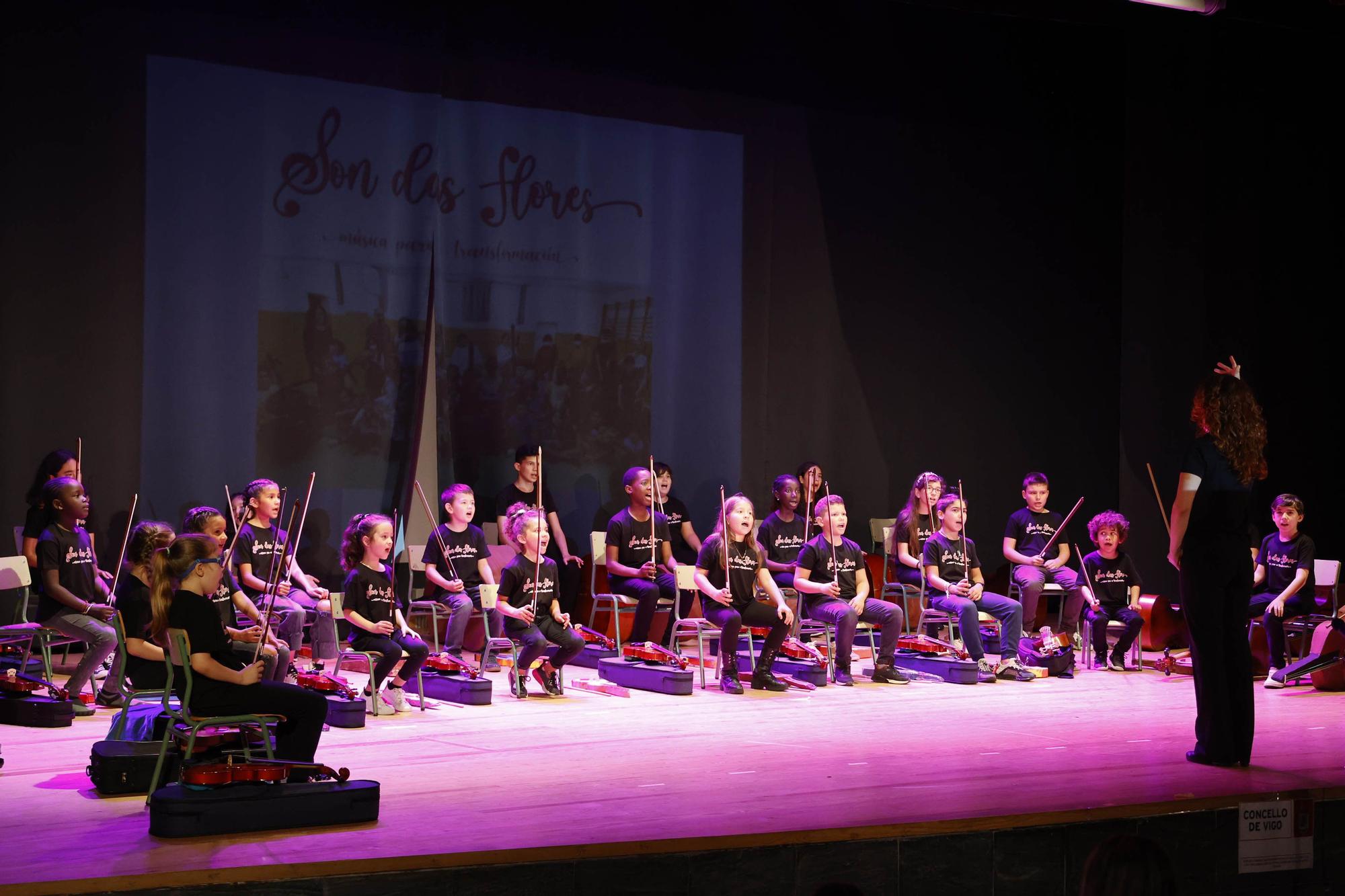 Primer concierto de la orquesta 'Son das Flores' del CEIP Vicente Risco, en junio de 2022