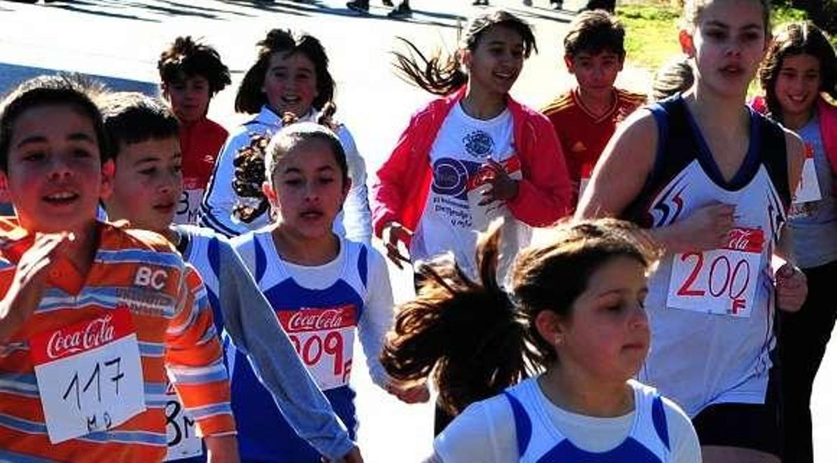Dena celebra San José con uno de los maratones más concurridos de su historia