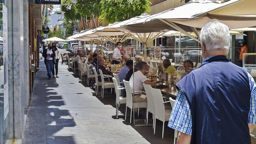 Canarias reduce los brotes de Covid en un 38% pero repunta en fallecimientos - Vimarsana News
