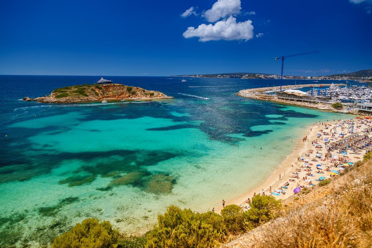 Una playa en Portals Nous, Mallorca