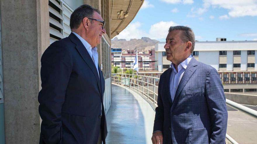 Santiago Pozas junto a Paulino Rivero